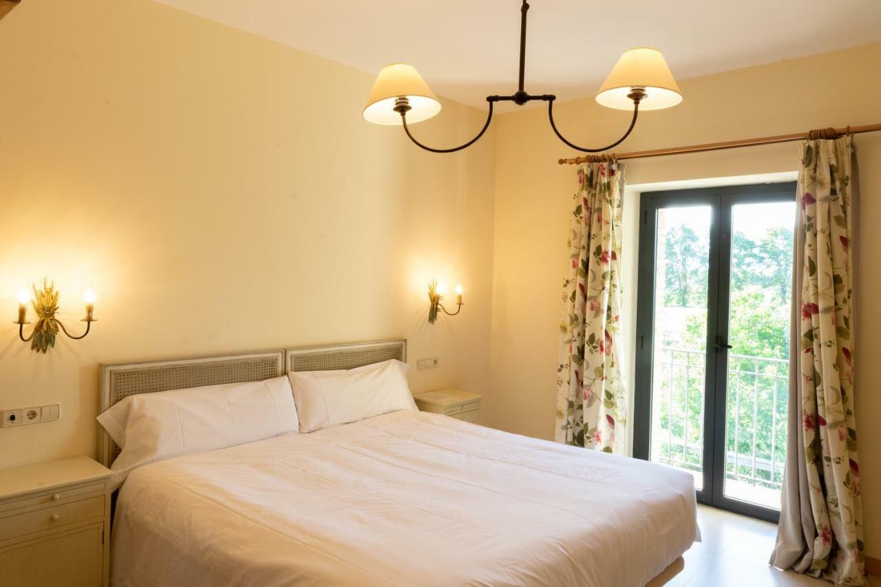 Hotel Villa Marcilla Exterior photo