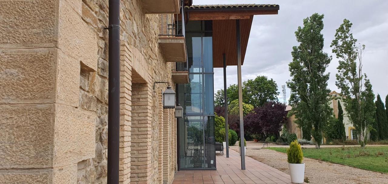 Hotel Villa Marcilla Exterior photo