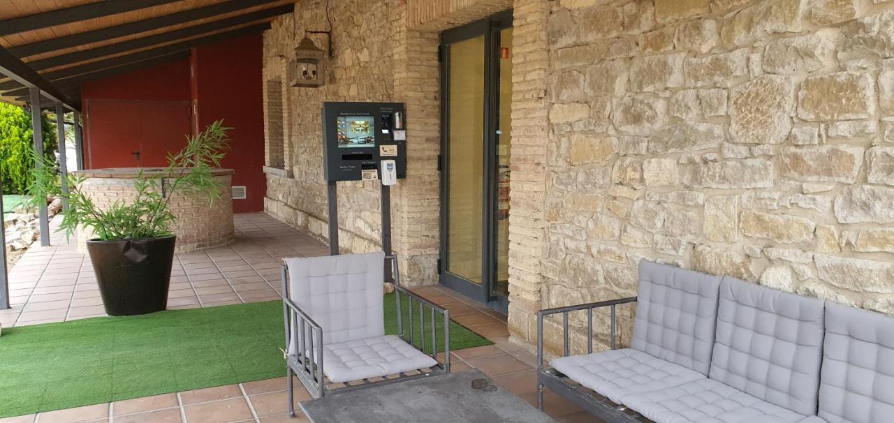 Hotel Villa Marcilla Exterior photo